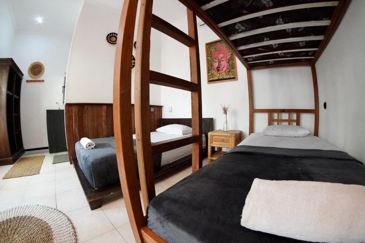 Jepun 10 - One Bedroom With 3 Beds And Kitchen Apartment